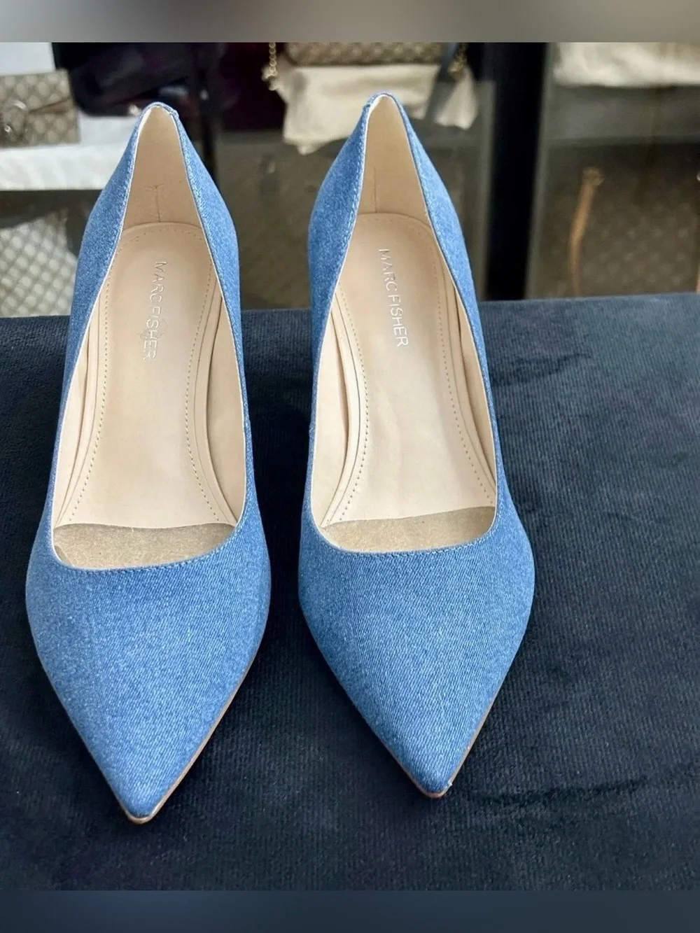 Classic Pointed Toe Mid-Heel Pumps in Dusty Blue